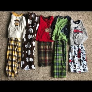 4 Carter’s 4T Pajamas
